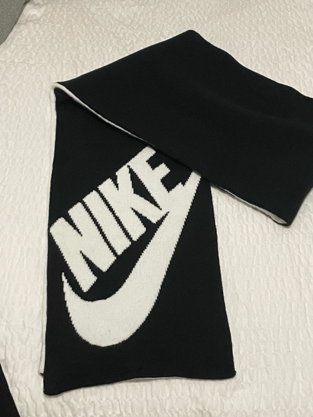 Nike Men's Sport Scarf